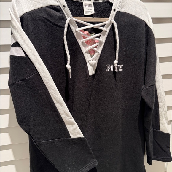 Victoria's Secret Black and White Lace-Up Top - Picture 3 of 6